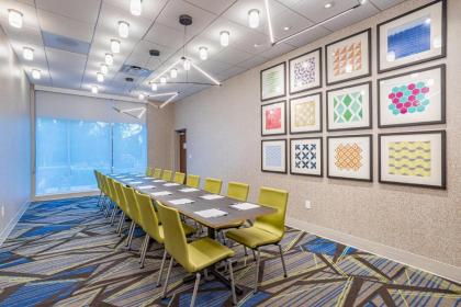 Holiday Inn Express & Suites - Elkhart North an IHG Hotel - image 12