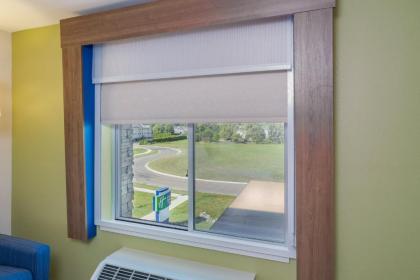 Holiday Inn Express & Suites - Elkhart North an IHG Hotel - image 14