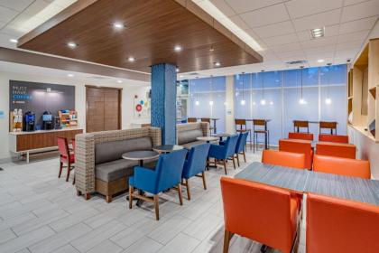Holiday Inn Express & Suites - Elkhart North an IHG Hotel - image 9