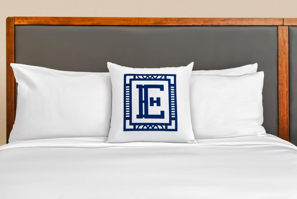 Hotel Elkhart Tapestry Collection By Hilton - image 2