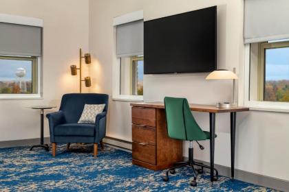 Hotel Elkhart Tapestry Collection By Hilton - image 3