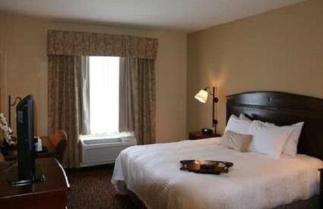Hampton Inn Elkhorn Lake Geneva Area - image 2