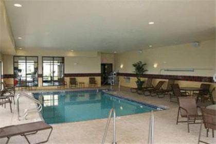 Hampton Inn Elkhorn Lake Geneva Area - image 8