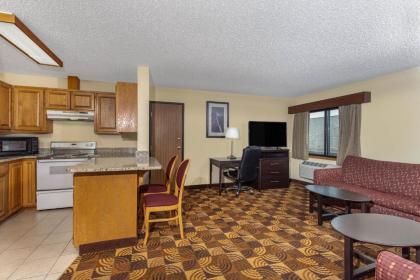AmericInn by Wyndham Elkhorn Near Lake Geneva - image 14