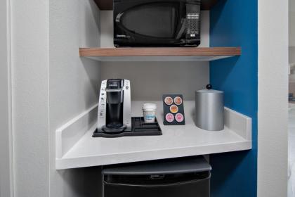 Holiday Inn Express & Suites - Elkhorn - Lake Geneva Area an IHG Hotel - image 6