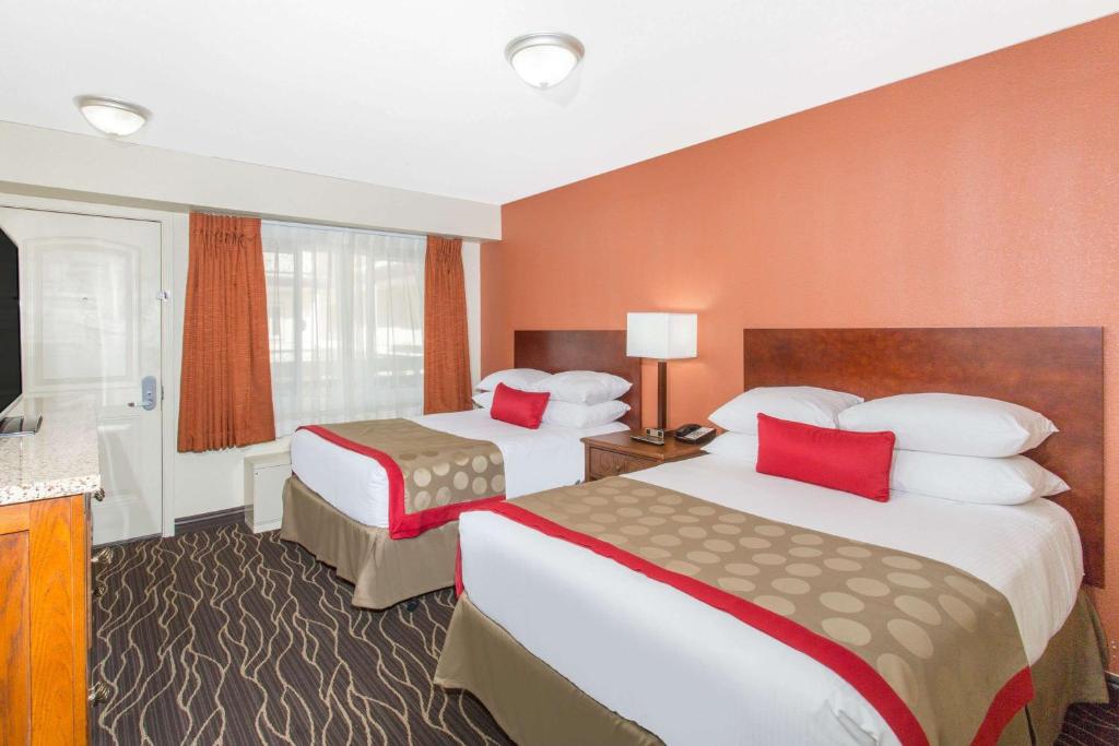 Ramada by Wyndham Elko Hotel at Stockmen's Casino - image 4