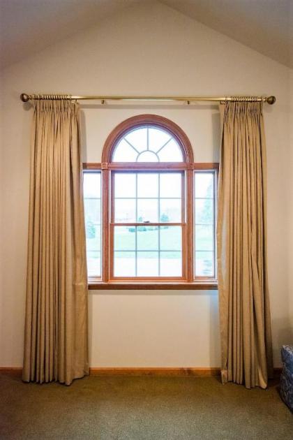 Sutton Inn - image 11