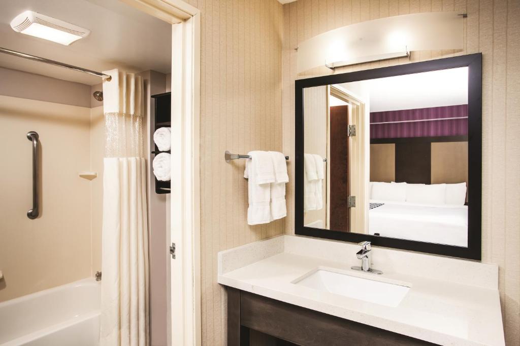 La Quinta by Wyndham Newark - Elkton - image 2