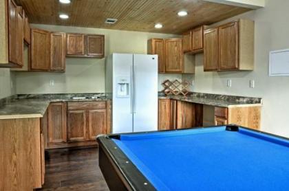 Grand Ellijay Cabin with Mountain Views and Pool Table! - image 2