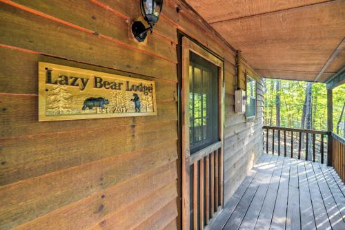 Private Ellijay Cabin with Deck Fire Pit and Amenities - image 5