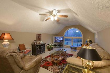 Serenity Lodge and Stable by Escape to Blue Ridge - image 9
