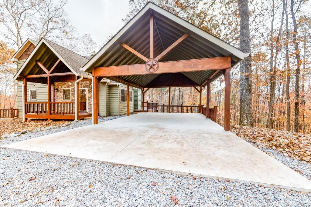 Bearfoot Lodge - image 2