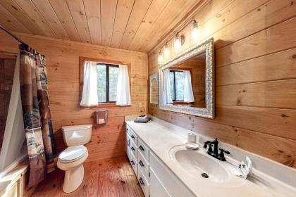 Woodglen Hideaway - image 11