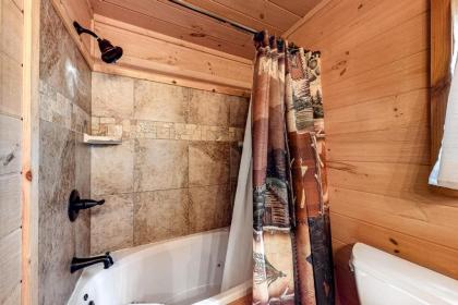 Woodglen Hideaway - image 12