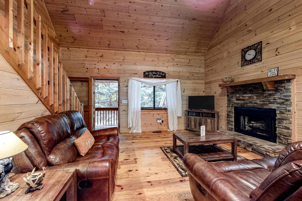 Woodglen Hideaway - image 5