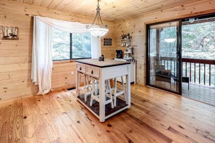 Woodglen Hideaway - image 7