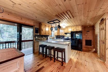 Woodglen Hideaway - image 8