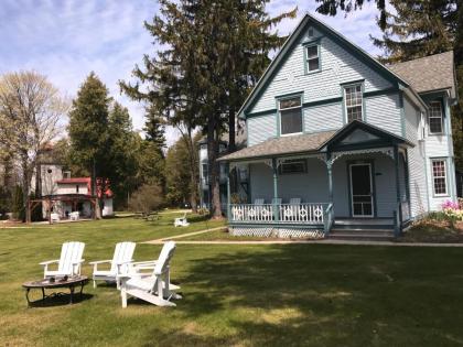 The Harbor Light Inn - image 6