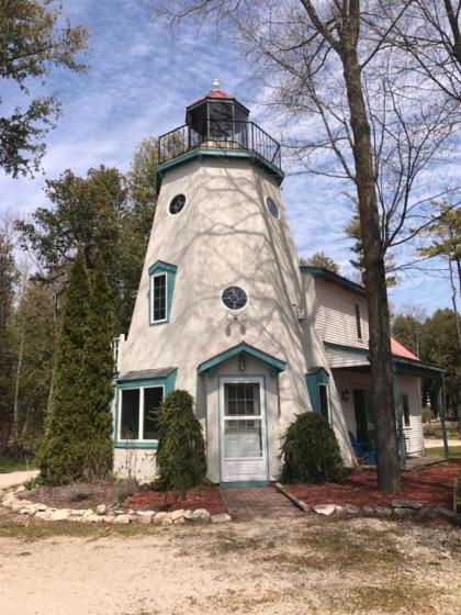 The Harbor Light Inn - image 9