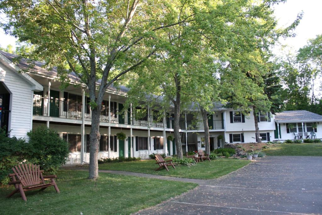 Parkside Inn - main image