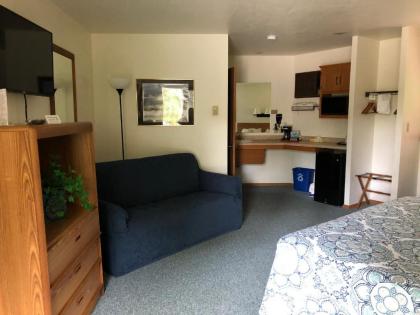 Parkside Inn - image 10