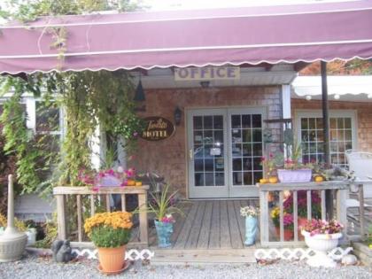 Twilite Motel - image 10