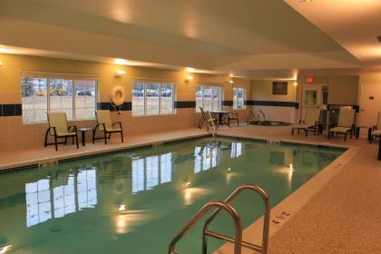 Hampton Inn Ellsworth - image 12