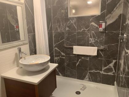 Atlantic Coast Inn - image 14