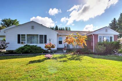 Cozy Ellsworth Home with Yard 15 mi to Acadia Maine