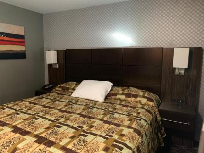 Red Carpet Inn Elmwood - image 2