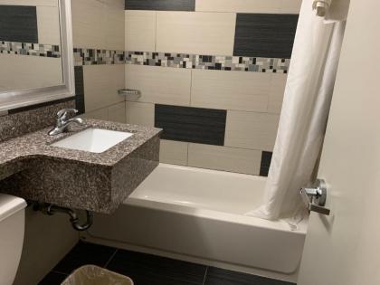 Red Carpet Inn Elmwood - image 6