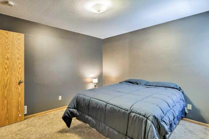 Elwood Townhome with Patio 7 Mi to Johnson Lake - image 11
