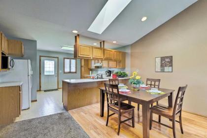 Elwood Townhome with Patio 7 Mi to Johnson Lake - image 15