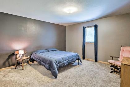 Elwood Townhome with Patio 7 Mi to Johnson Lake - image 9