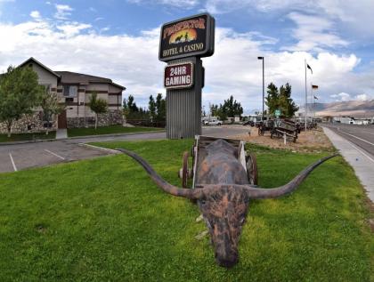 Prospector Hotel & Casino - image 2