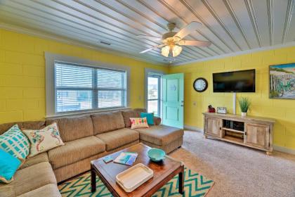 Colorful Cottage with Patio Across from the Beach North Carolina