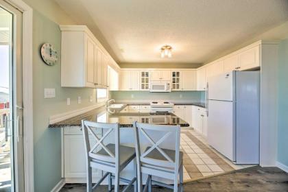 Emerald Isle Retreat with 2 Decks and Ocean Views - image 10