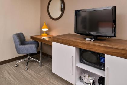 Hampton Inn Emporia - image 10