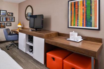 Hampton Inn Emporia - image 14