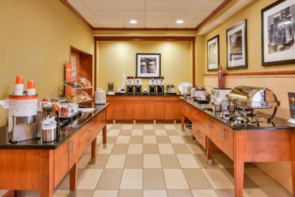 Hampton Inn Emporia - image 2
