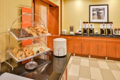 Hampton Inn Emporia - image 3