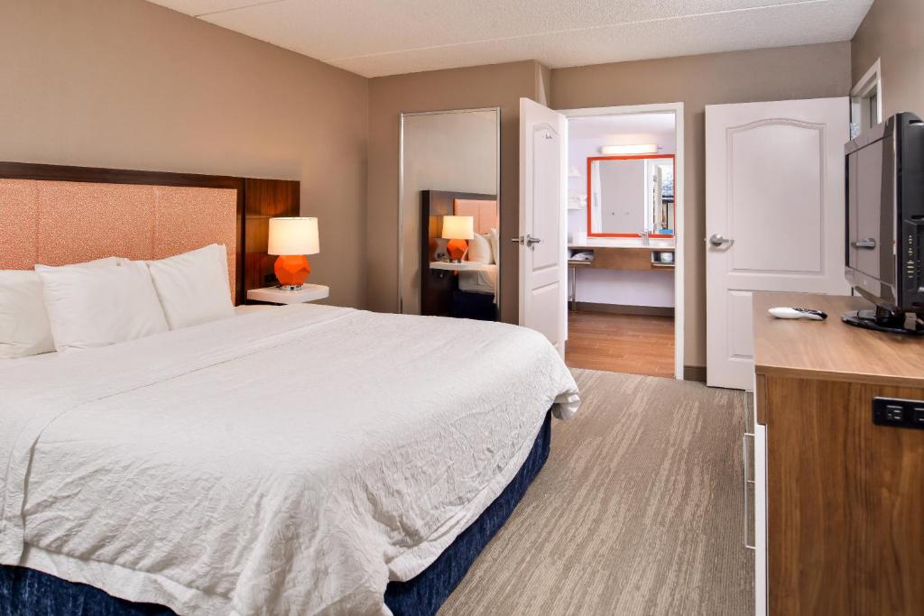 Hampton Inn Emporia - image 6