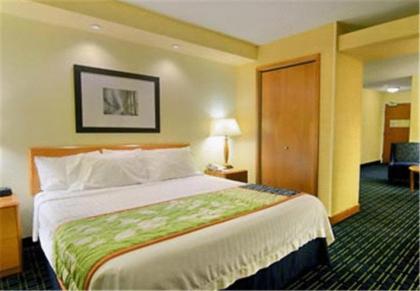 Fairfield Inn and Suites by Marriott Emporia I-95 - image 11