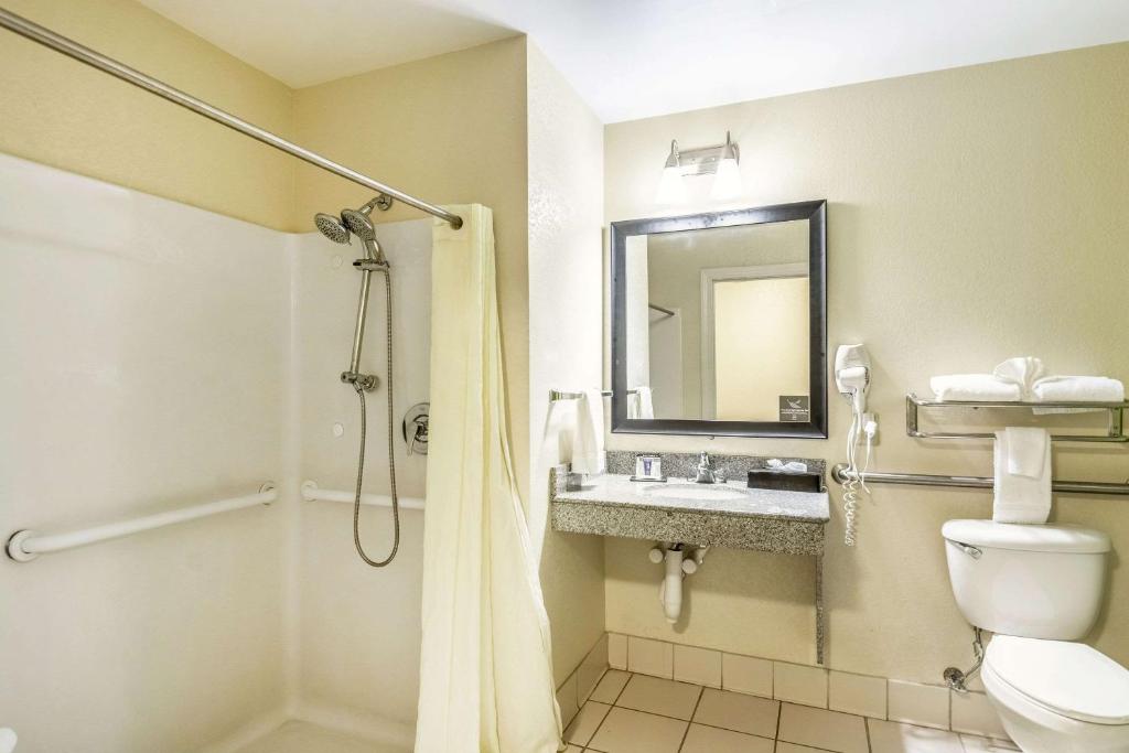 Sleep Inn Hotel Emporia - image 4