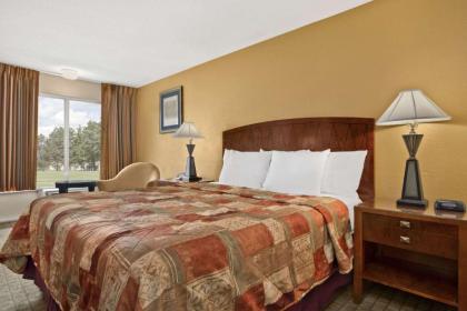 Days Inn by Wyndham Emporia - image 4