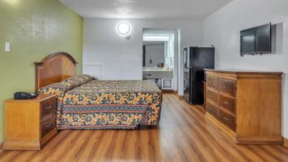 Studios and Suites 4 Less Emporia - image 10