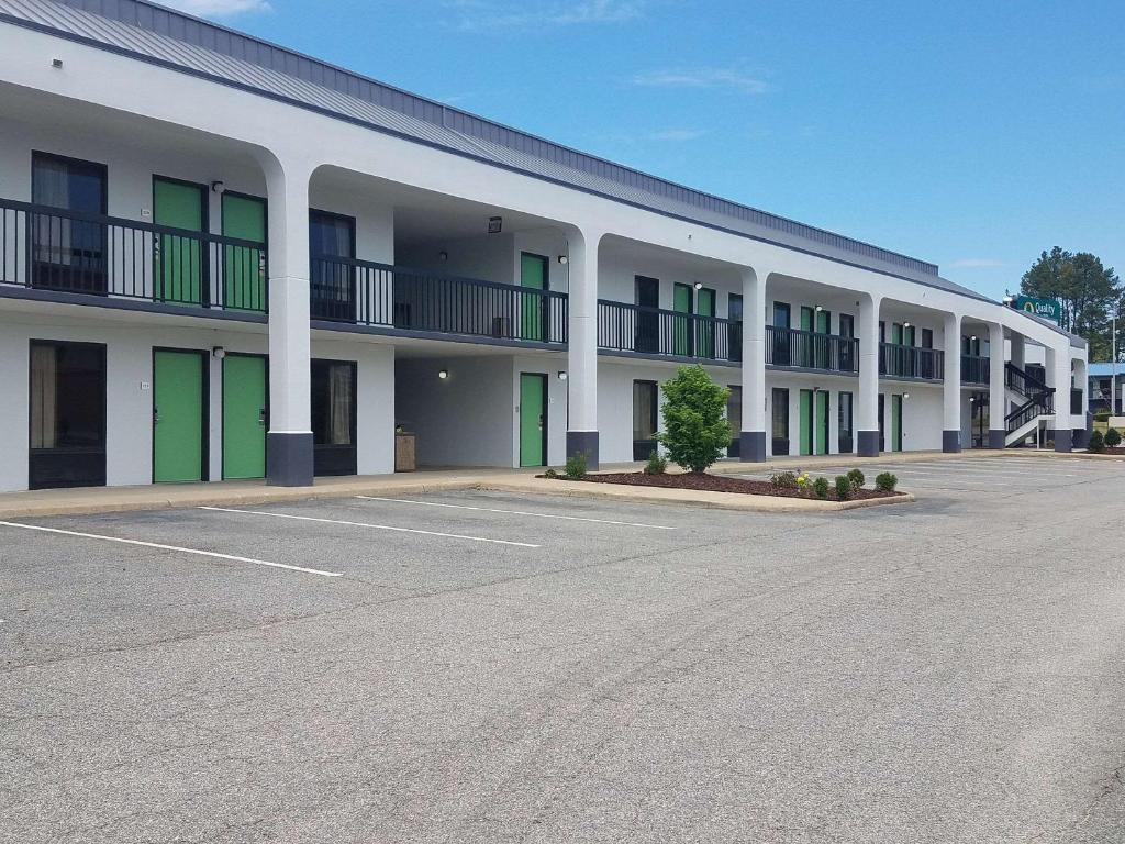 Quality Inn - image 3