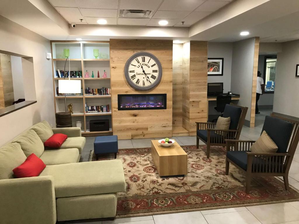 Country Inn & Suites by Radisson Emporia VA - main image