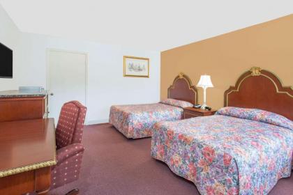 Knights Inn Emporia - image 11