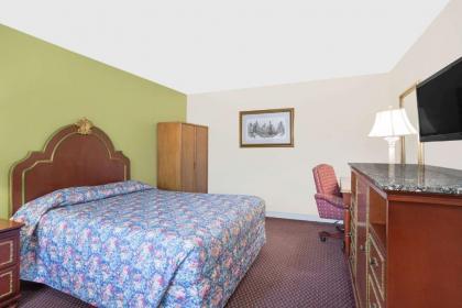 Knights Inn Emporia - image 14